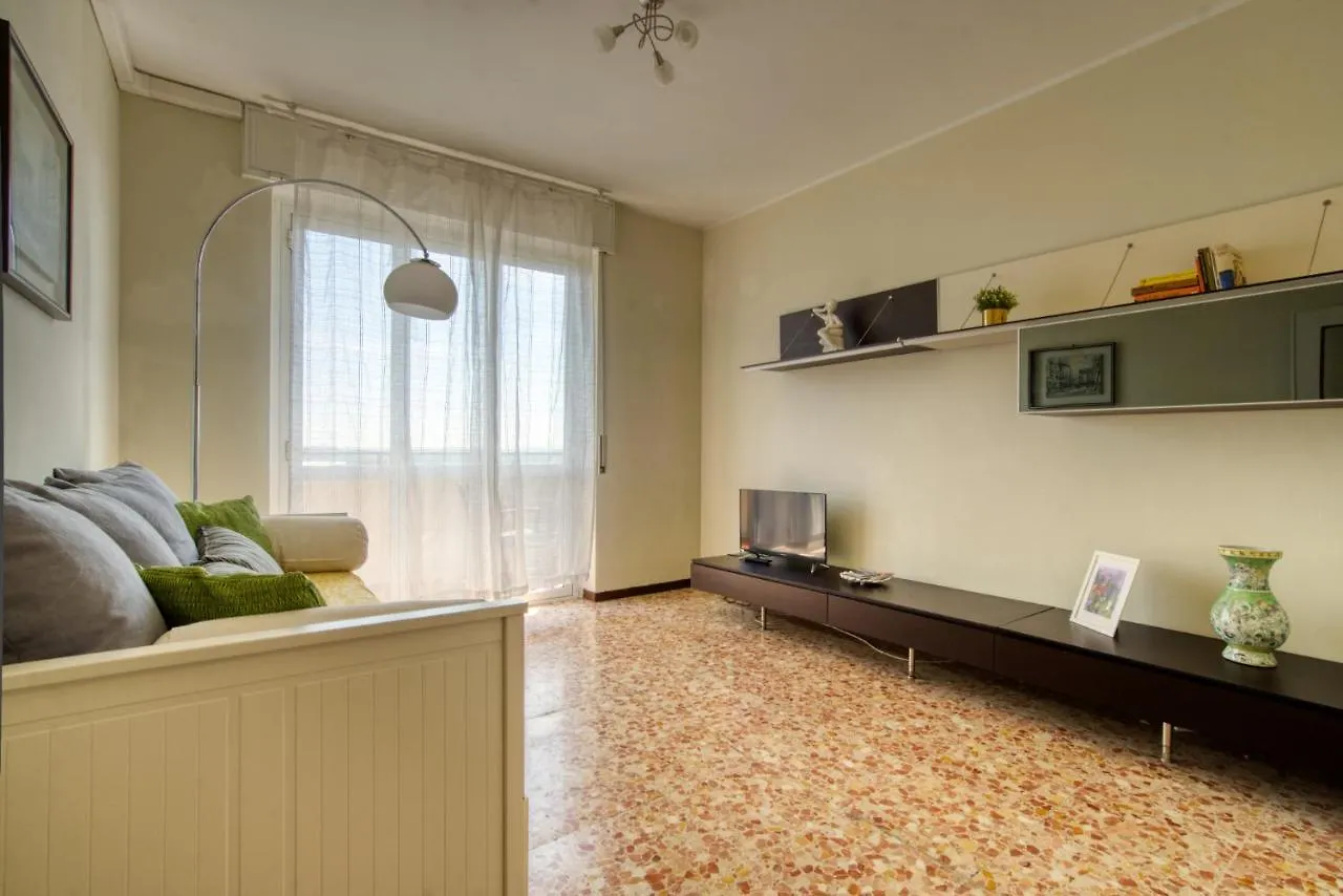 Apartman Caseospitali - Casa Luce, A Due Passi Dal San Raffaele Vimodrone Olaszország